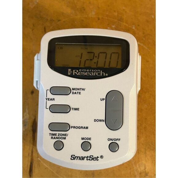 Emerson Research (JMK2442) SmartSet Digital Lamp Control Security Timer & Outlet - Picture 2 of 8